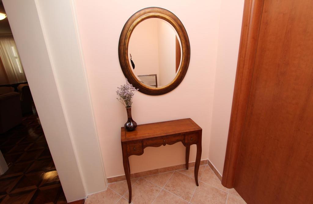 Apartments Casa Menis Ровинь Экстерьер фото