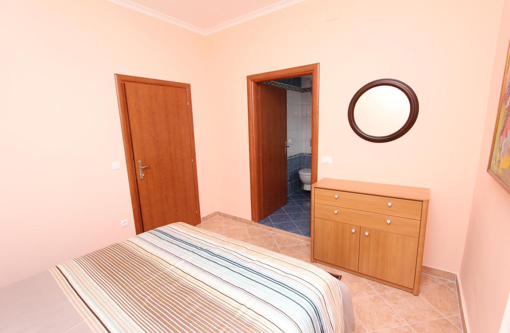 Apartments Casa Menis Ровинь Экстерьер фото